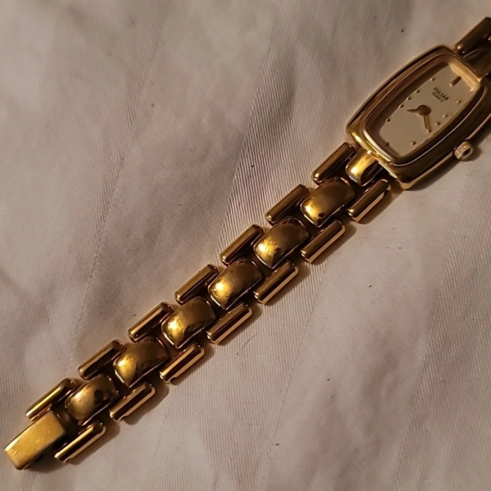 Vintage Pulsar Watch‎ Women 17mm Gold Silver Tone V400-X008 New Battery 7.25